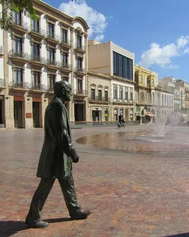 Plaza en el centro de Almería